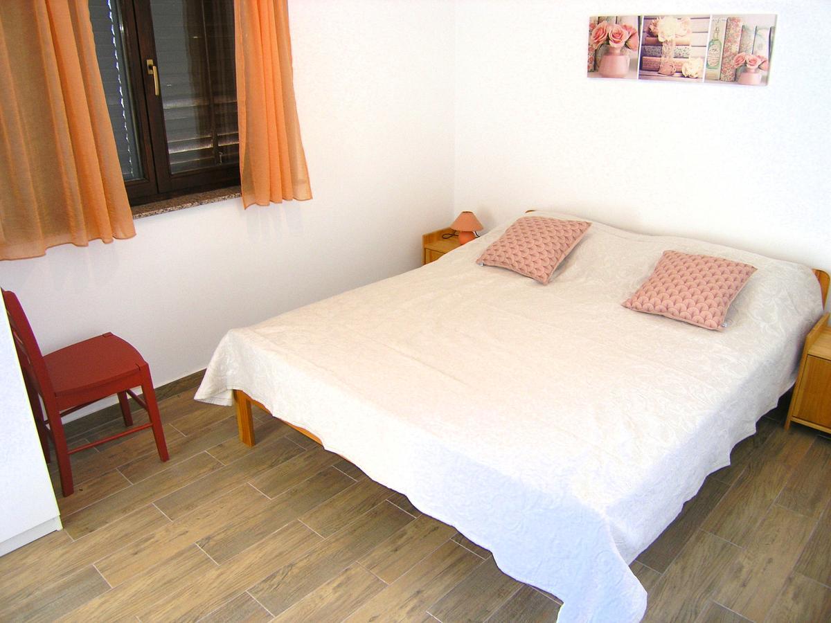 Apartman Braut Крк Екстер'єр фото
